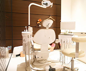 フォレスト歯科 個室診療室